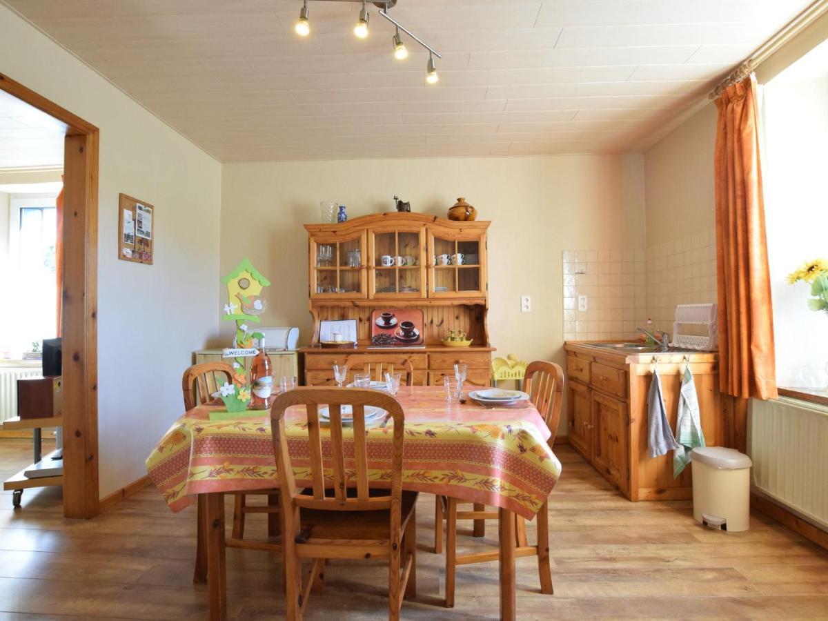 Cozy Holiday Home Near The Forest In Bovigny ゴウブー エクステリア 写真